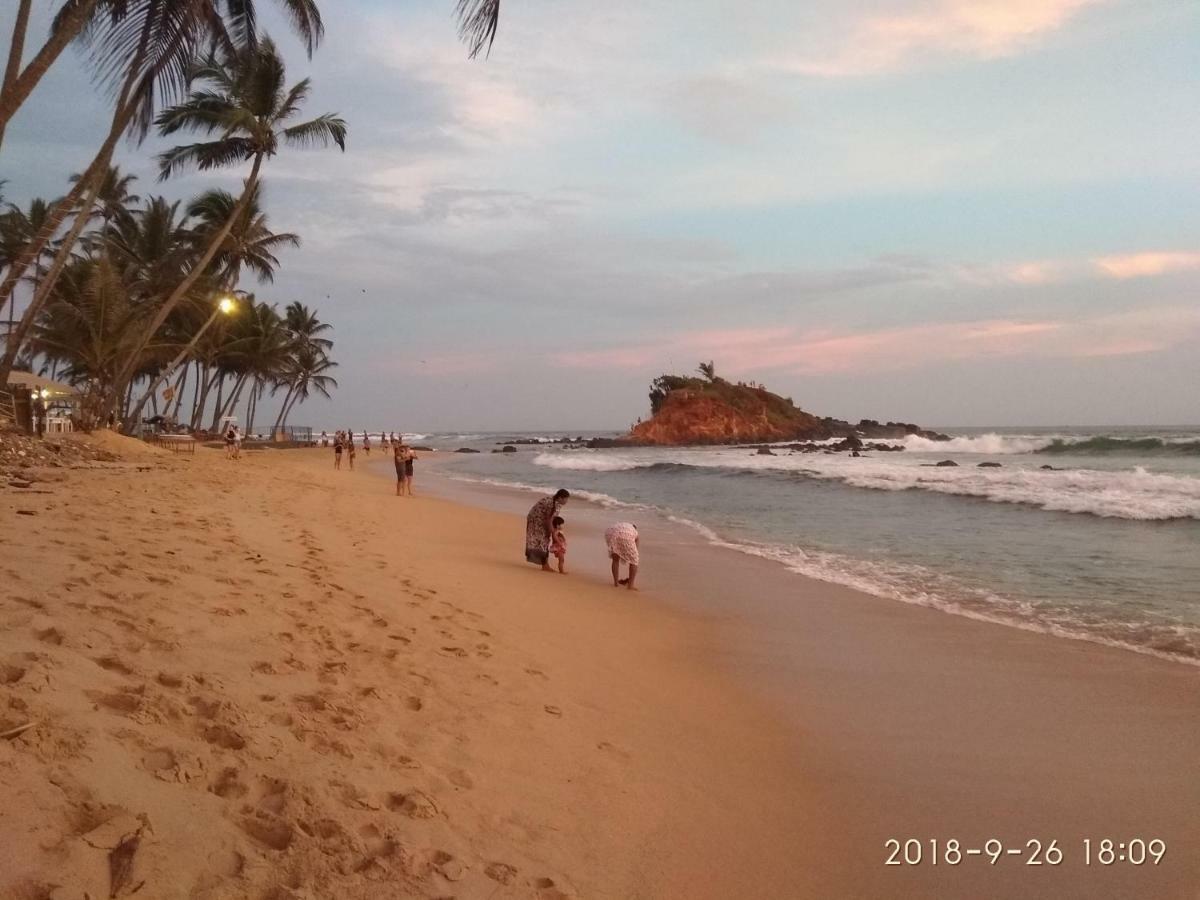 Hotel Awon Mirissa Exterior foto